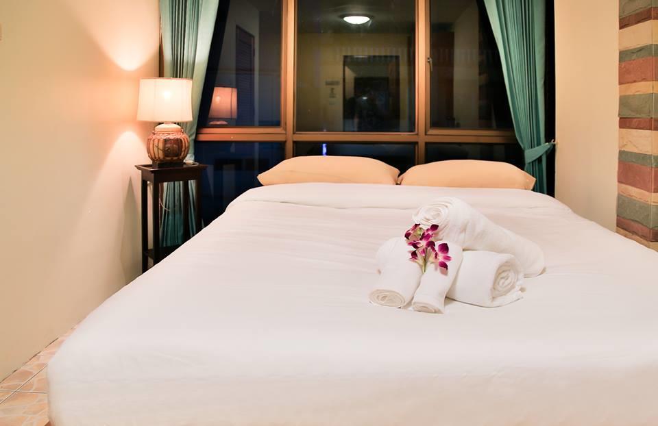Avenue Beach Hotel Bãi biển Jomtien Ngoại thất bức ảnh