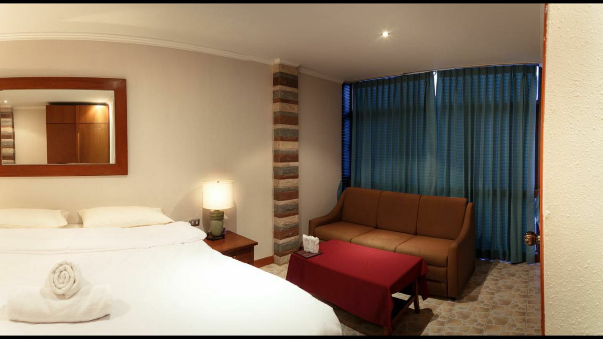 Avenue Beach Hotel Bãi biển Jomtien Ngoại thất bức ảnh